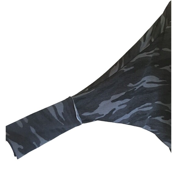 Elan Top Women's Size Medium Gray Camo Raglan Long Sleeve - Picture 4 of 6